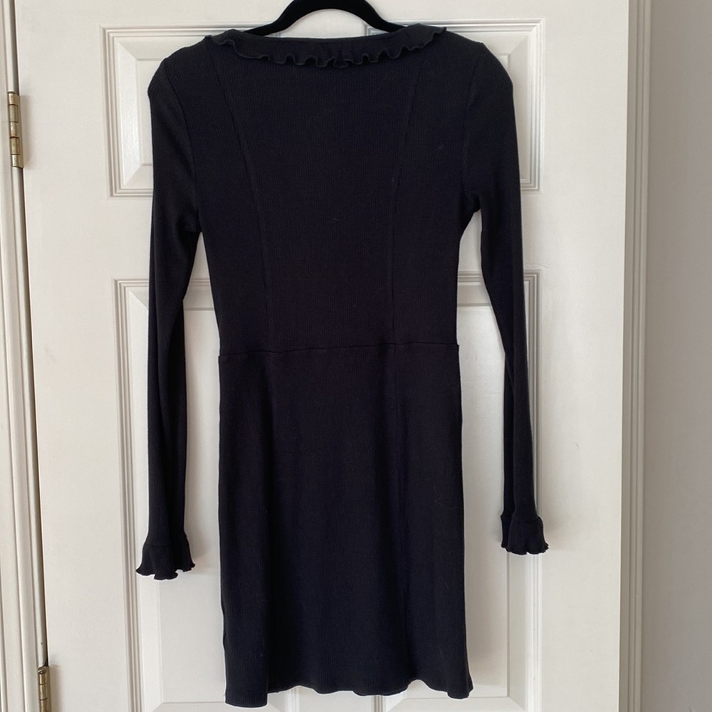 UO Gemma Keyhole Cutout Ribbed Ruffle Mini Dress - Picture 4 of 6